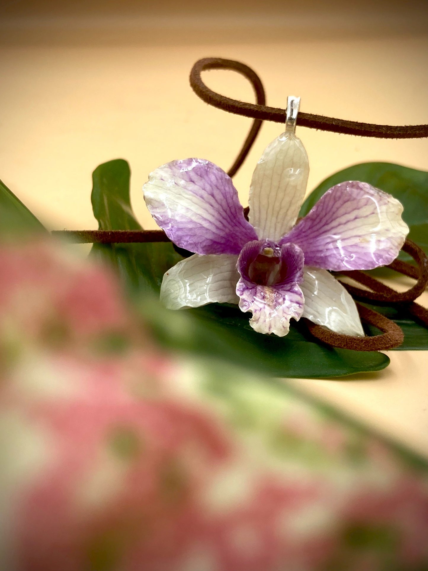 Pendant + rope necklace made from real orchids, white-purple tone