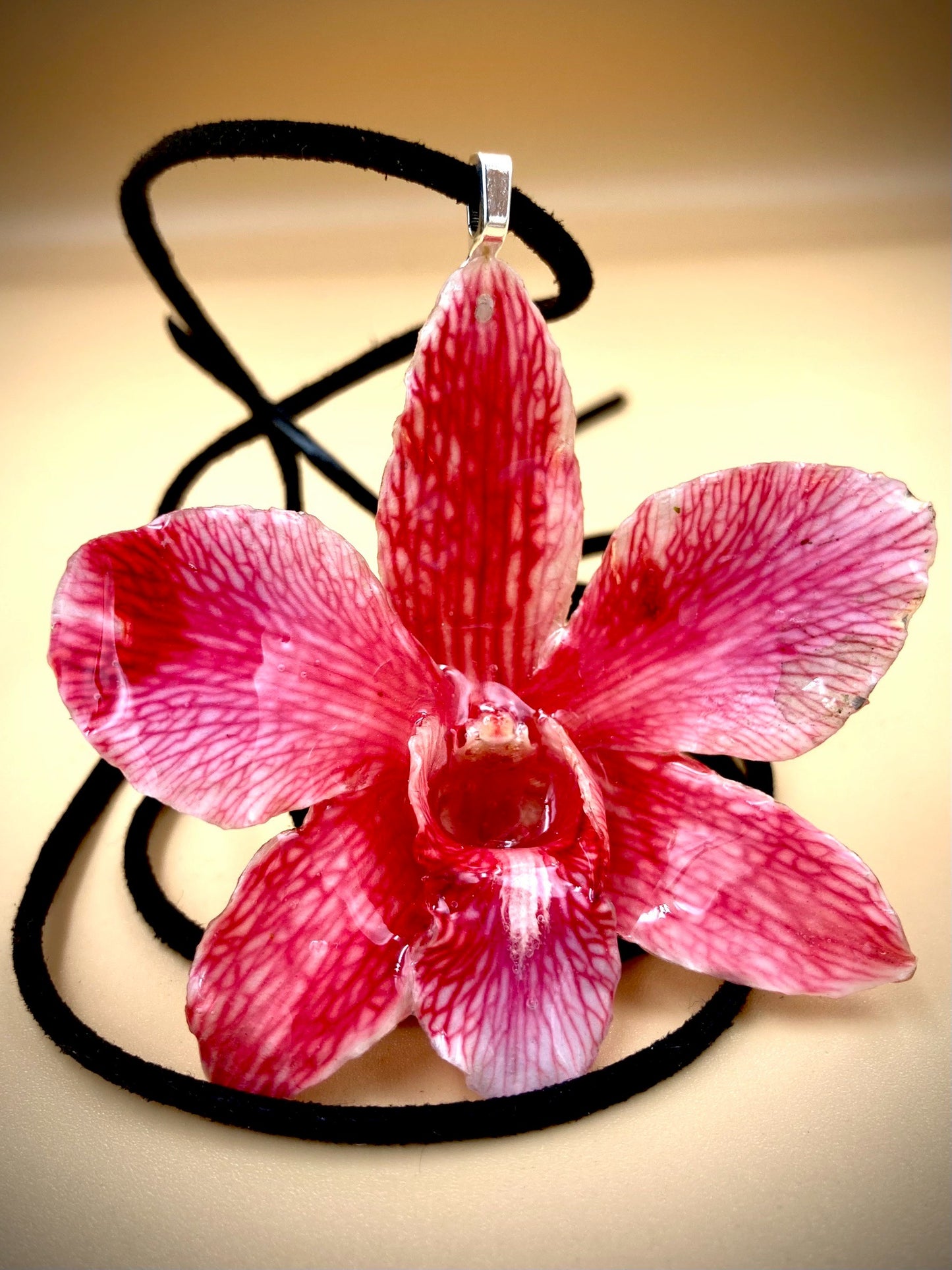 Pendant + rope necklace made from real flowers, red tone